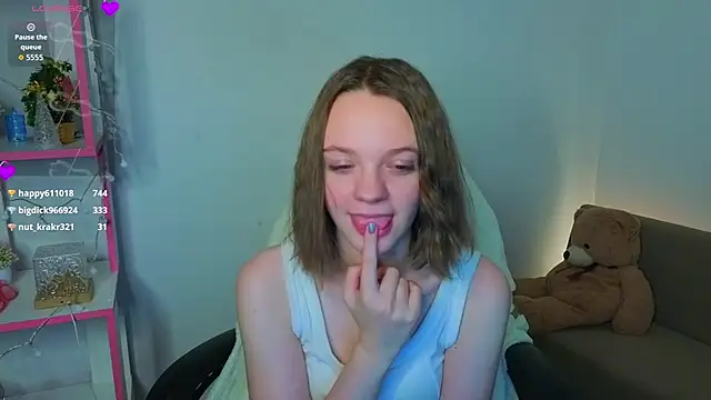 Snapshot of Olivia_Riesz chatting on February 3, 6:22 am Olivia Riesz online show from February 3, 6:22 am