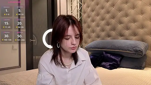 SharaSauer online show from April 14, 1:22 am