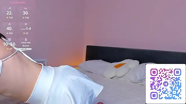 lally cute online show from December 15, 11:25 am