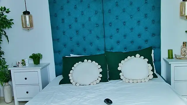 RubyLustx online show from November 28, 4:37 am