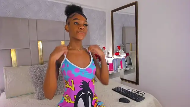 IsisBrown  online show from April 17, 9:29 pm