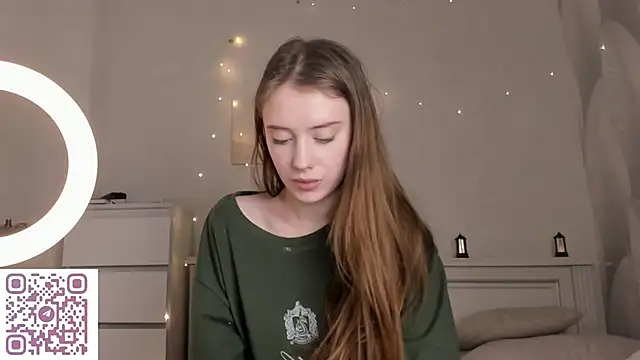 AmyForYouu online show from December 13, 9:09 pm