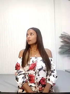 Snapshot of KeiraFox9 chatting on December 4, 6:44 am KeiraFox9 online show from December 4, 6:44 am