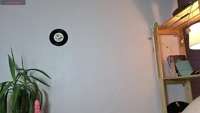 Me1inMonro online show from November 27, 5:42 am