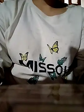 Snapshot of NariShow chatting on December 16, 12:04 am NariShow online show from December 16, 12:04 am