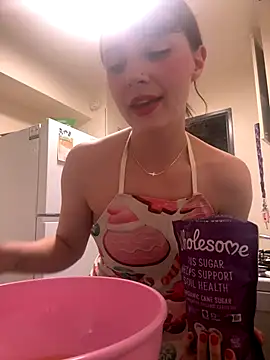 Snapshot of lilliabloom chatting on December 18, 5:24 am lilliabloom online show from December 18, 5:24 am