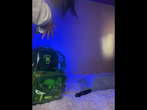 SaraAndrade  online show from January 16, 1:37 pm