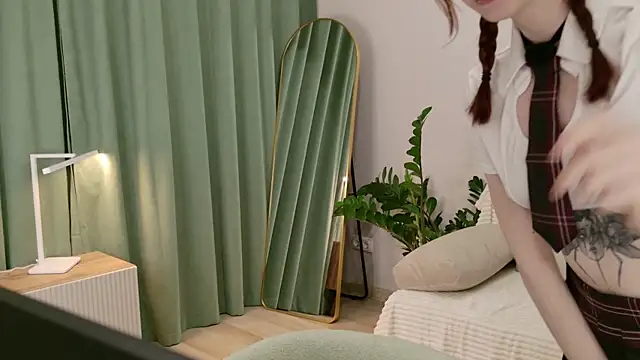 Snapshot of eva_aria chatting on December 4, 9:12 pm eva aria online show from December 4, 9:12 pm