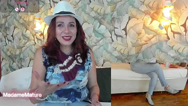 Snapshot of Madame_Angelic_1 chatting on December 3, 3:58 am Madame Angelic 1 online show from December 3, 3:58 am