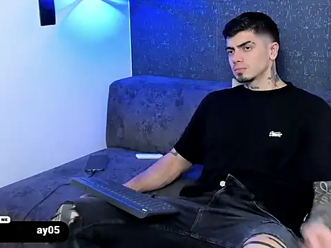 Snapshot of _mrcock__ chatting on March 24, 4:06 am mrcock online show from March 24, 4:06 am