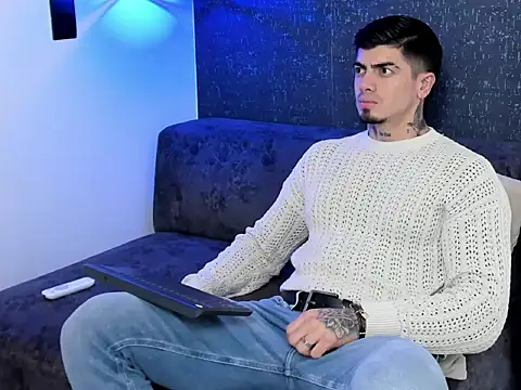 Snapshot of _mrcock__ chatting on April 1, 3:18 am mrcock online show from April 1, 3:18 am