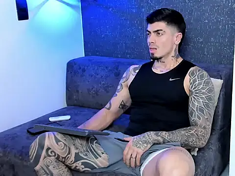 Snapshot of _mrcock__ chatting on April 7, 3:07 am mrcock online show from April 7, 3:07 am