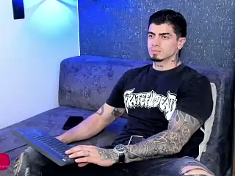 Snapshot of _mrcock__ chatting on May 17, 7:43 pm mrcock online show from May 17, 7:43 pm