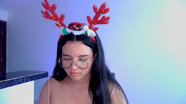 LilBunny 1 online show from December 5, 1:42 pm