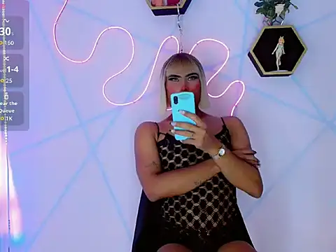 Snapshot of Natasha__Hot_ chatting on December 14, 11:42 pm Natasha Hot online show from December 14, 11:42 pm