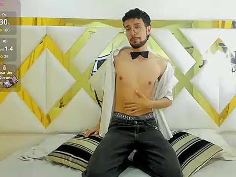 Snapshot of JonnyGreey chatting on December 5, 12:14 pm JonnyGreey online show from December 5, 12:14 pm