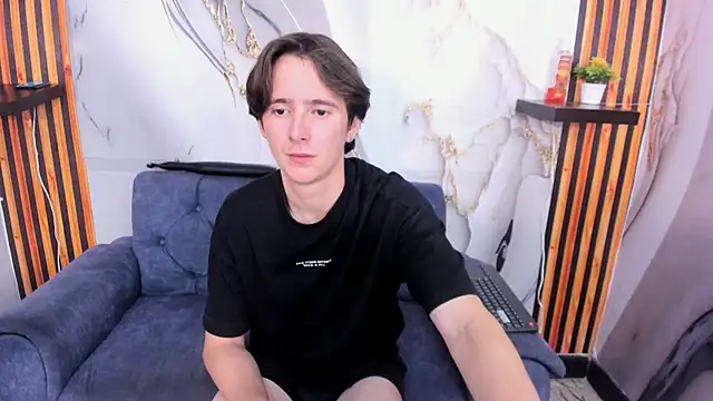 Snapshot of Aaron_LatinMen2 chatting on November 26, 3:40 am Aaron LatinMen2 online show from November 26, 3:40 am