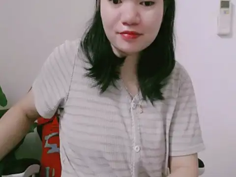 Lisa537- online show from December 14, 12:05 am