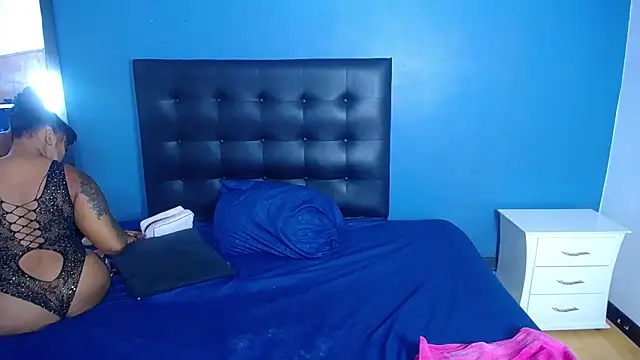 naughty bigass 18 online show from December 5, 3:48 am