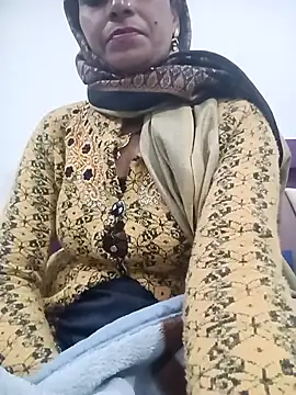 Snapshot of anjli_22 chatting on January 11, 11:15 am anjli 22 online show from January 11, 11:15 am