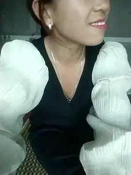 tieutam122 online show from January 12, 7:13 am