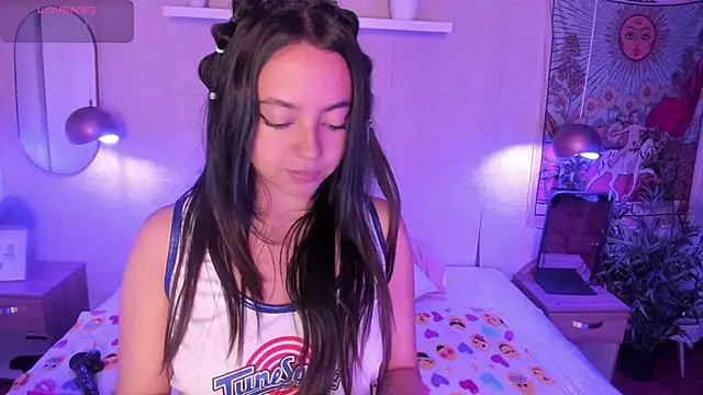 Snapshot of Laraa_Rouss_ chatting on December 2, 3:56 am Laraa Rouss online show from December 2, 3:56 am