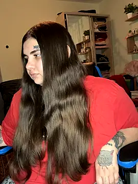 Snapshot of MariasV chatting on December 2, 4:24 pm MariasV online show from December 2, 4:24 pm