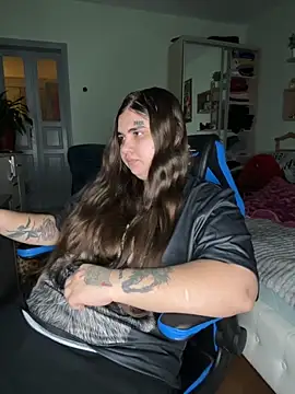 Snapshot of MariasV chatting on December 5, 4:25 pm MariasV online show from December 5, 4:25 pm