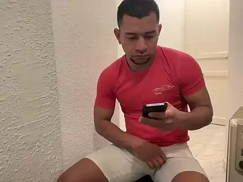 esleider12 online show from December 17, 5:24 am