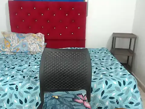 Snapshot of libby_blonde chatting on December 4, 2:04 pm libby blonde online show from December 4, 2:04 pm