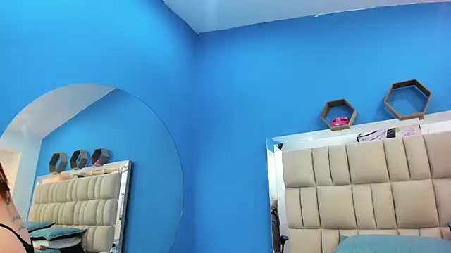 melany love0 online show from February 9, 1:15 pm