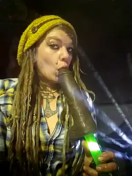 Horny hippie online show from February 18, 9:20 pm