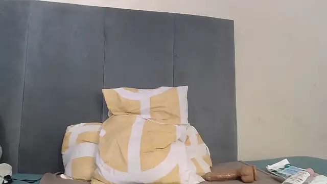 Snapshot of Chocolatebae86 chatting on February 4, 7:03 am Chocolatebae86 online show from February 4, 7:03 am