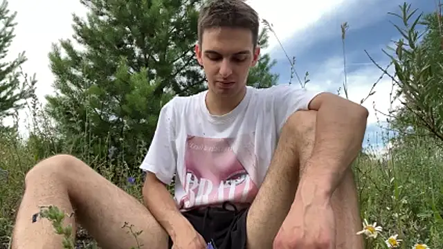 Snapshot of joshnovaq chatting on July 6, 10:23 am joshnovaq online show from July 6, 10:23 am