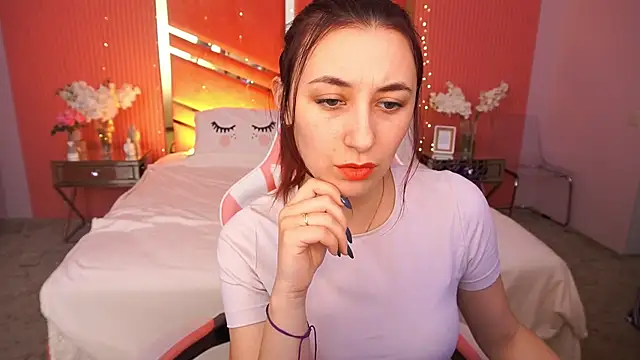 RoxieRay online show from February 4, 3:29 pm