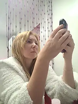 Snapshot of JenyJansy chatting on January 8, 9:50 pm JenyJansy online show from January 8, 9:50 pm