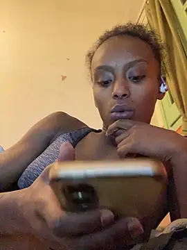 Snapshot of ___Hannah___ chatting on December 1, 12:59 am Hannah online show from December 1, 12:59 am