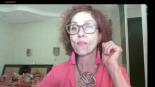 Kelly Flurr online show from July 17, 6:35 pm
