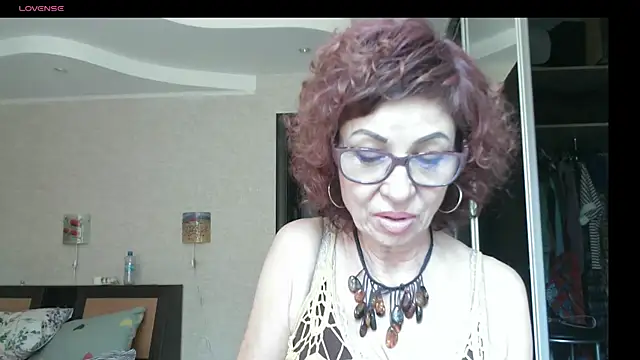 Kelly Flurr online show from August 3, 11:37 am