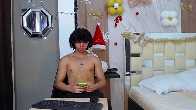 Snapshot of kim_curlyy chatting on December 16, 3:06 pm kim curlyy online show from December 16, 3:06 pm