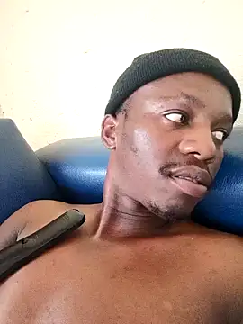 Snapshot of KwaBhebhelicious chatting on December 17, 7:14 am KwaBhebhelicious online show from December 17, 7:14 am