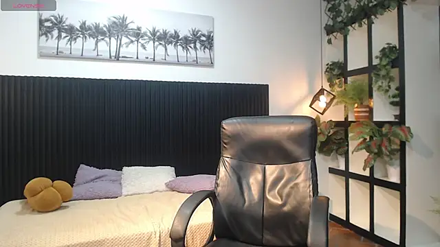 Snapshot of Michaelkoiv chatting on December 20, 12:34 pm Michaelkoiv online show from December 20, 12:34 pm