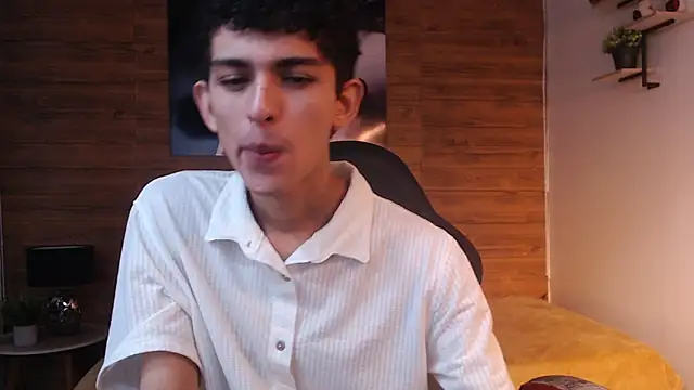 Snapshot of Michaelkoiv chatting on January 13, 12:32 pm Michaelkoiv online show from January 13, 12:32 pm