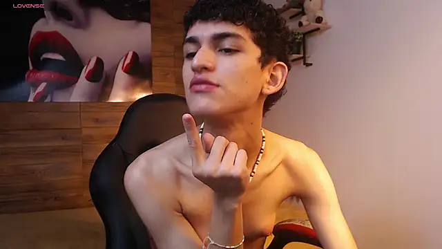 Snapshot of Michaelkoiv chatting on January 14, 12:22 pm Michaelkoiv online show from January 14, 12:22 pm