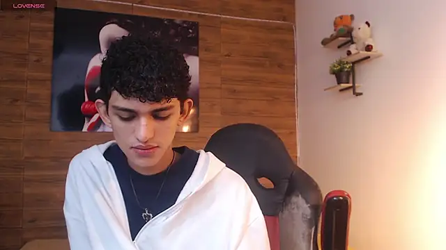 Snapshot of Michaelkoiv chatting on January 18, 12:31 pm Michaelkoiv online show from January 18, 12:31 pm