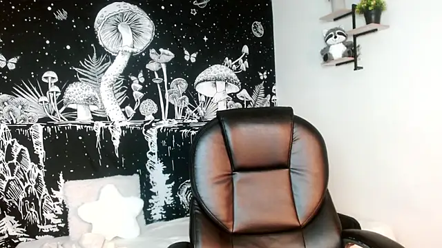 Snapshot of Michaelkoiv chatting on July 13, 11:35 am Michaelkoiv online show from July 13, 11:35 am