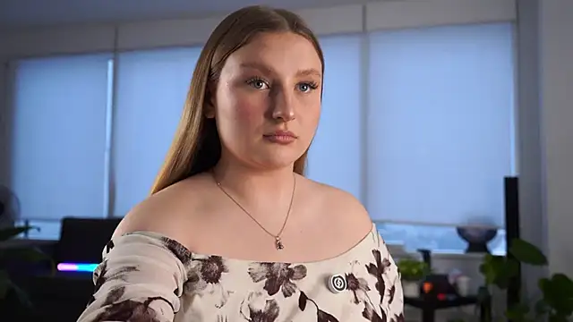 Snapshot of RemediosStrekas chatting on December 3, 5:15 am RemediosStrekas online show from December 3, 5:15 am