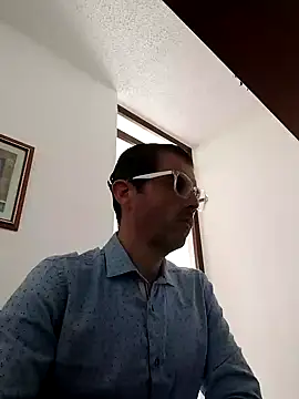 Fuegosutil online show from December 3, 6:50 pm