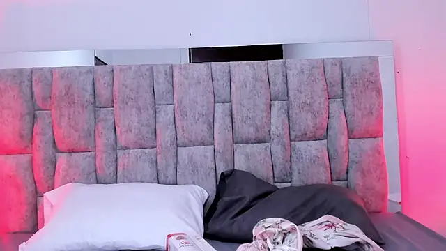 ZafiraNavarro online show from March 6, 7:32 pm