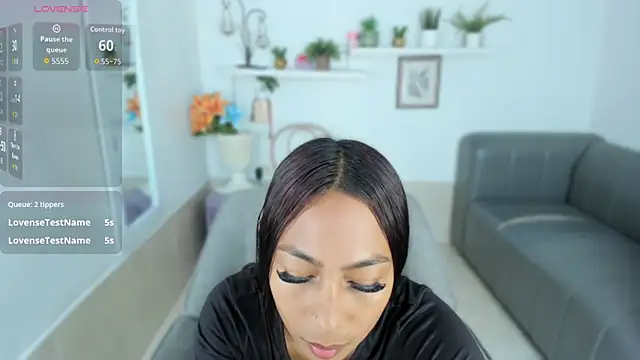 Snapshot of molly_littlee chatting on December 17, 6:14 pm molly littlee online show from December 17, 6:14 pm